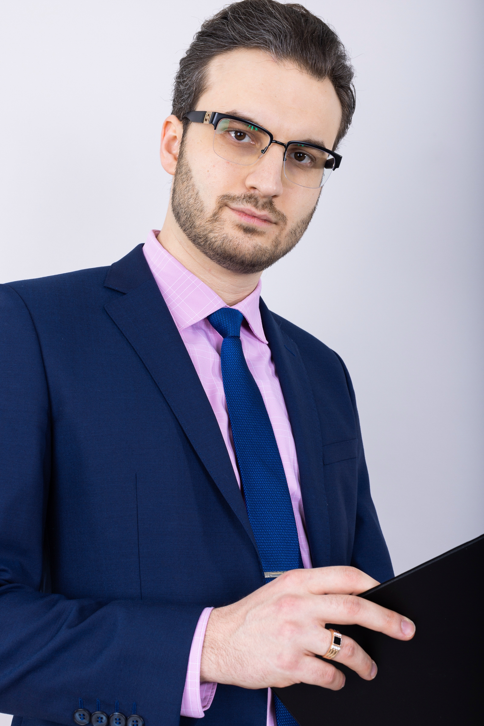 Slide <h2>Representation and protection of clients' interests in courts of all levels in Ontario. </h2>